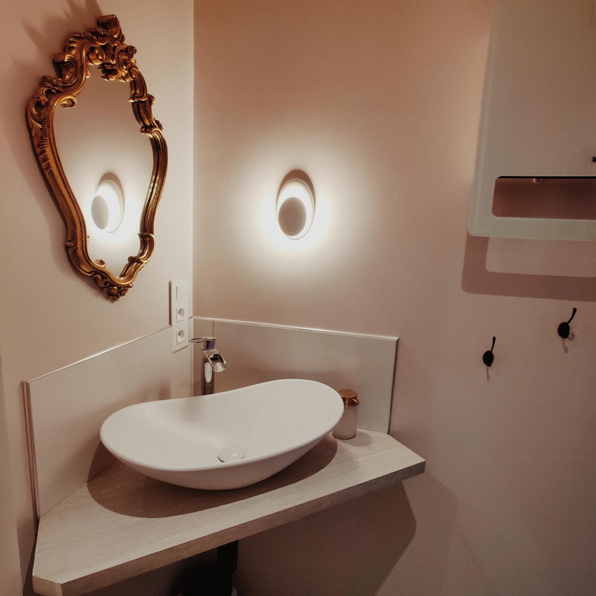 Hotel Au Coin Du Chemin Chambéry Habitación foto