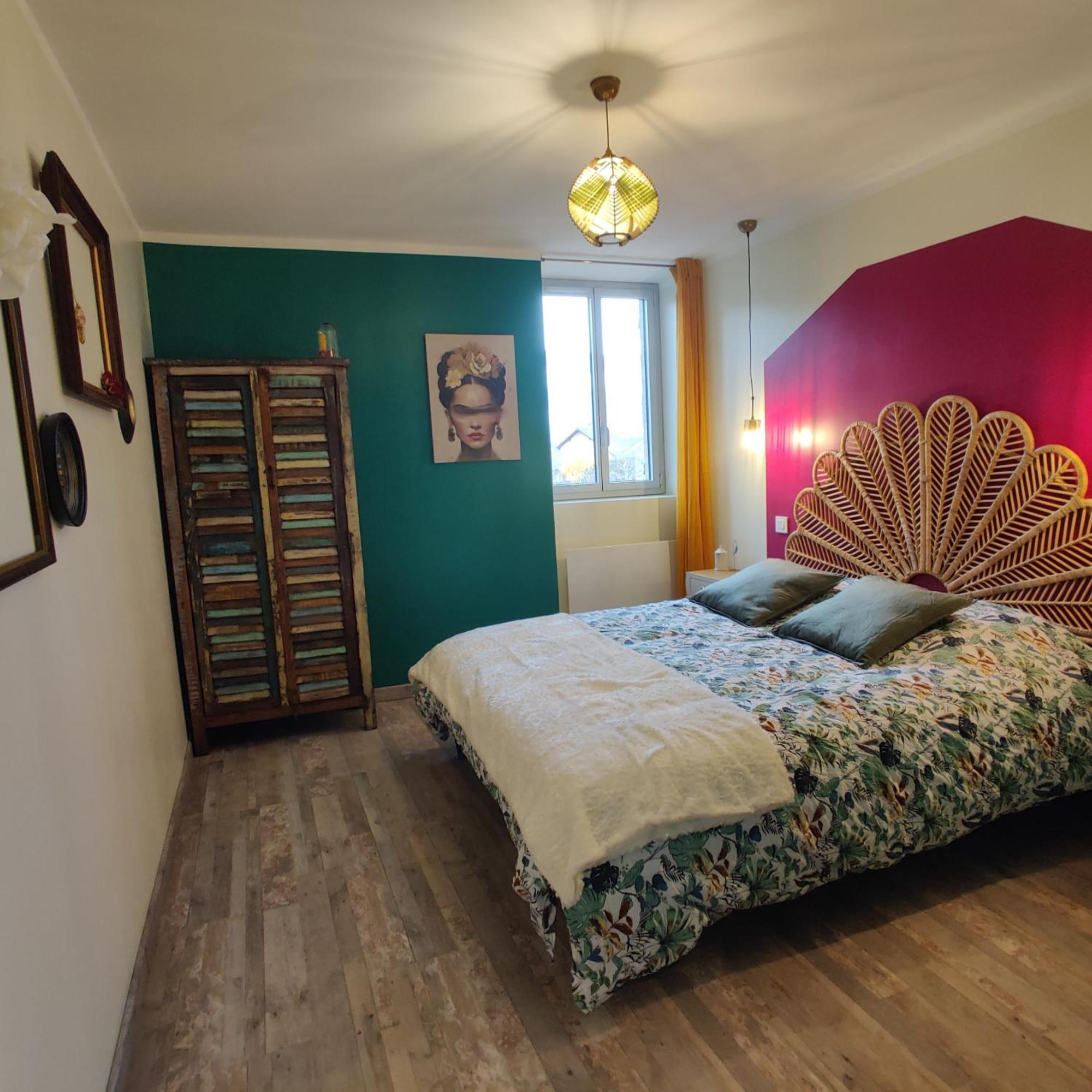Hotel Au Coin Du Chemin Chambéry Habitación foto